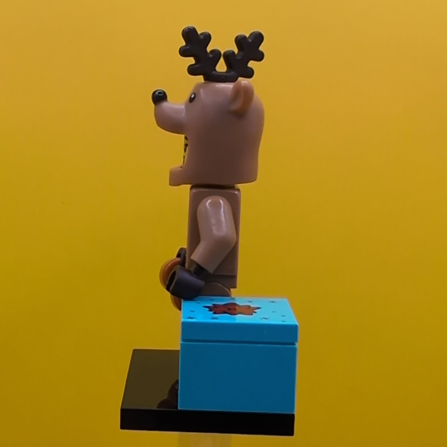 Reindeer Costume col23-4 Series 23 (complete Set with Stand and Accessories) CMF Minifigure Lego