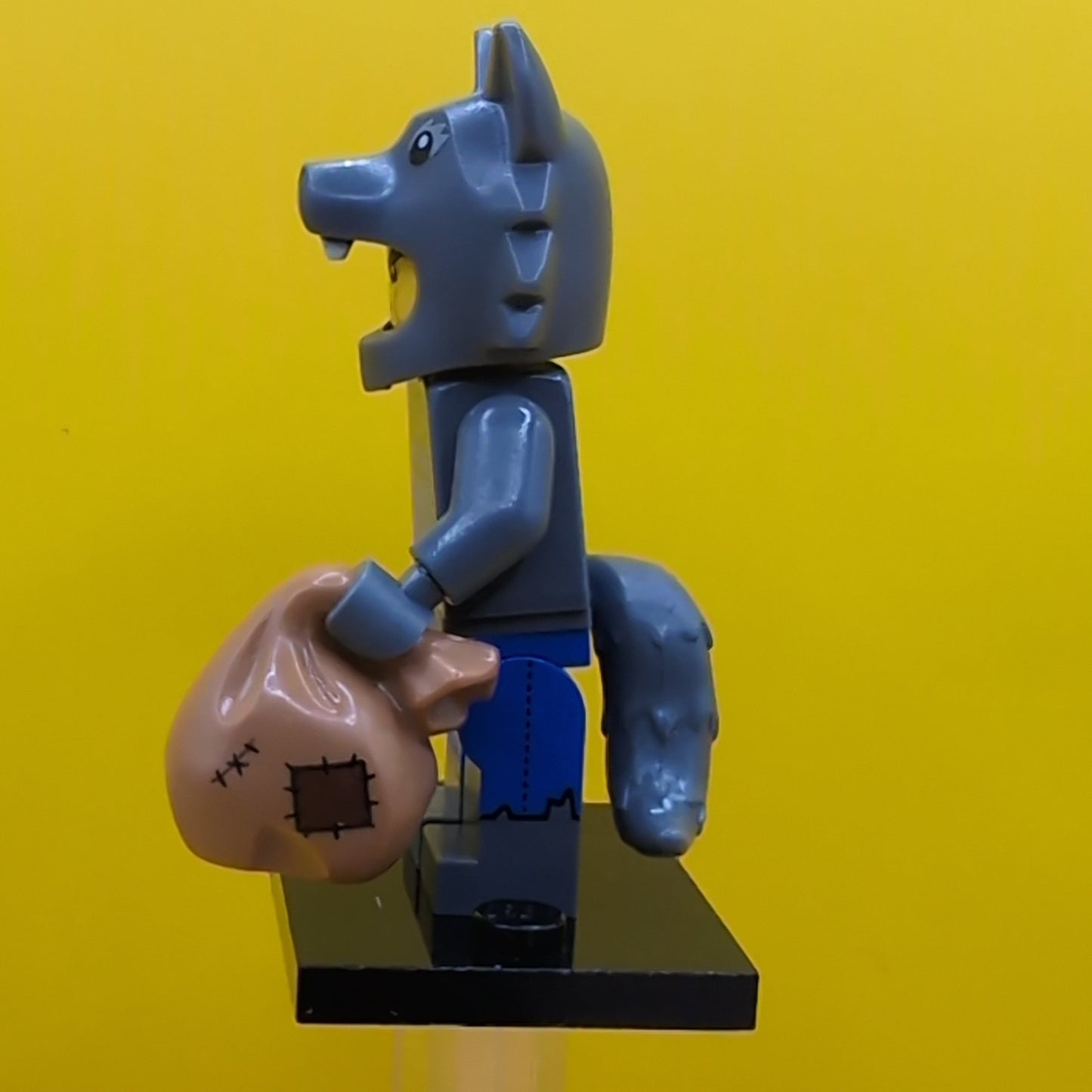 Wolf Costume col23-8 Series 23 (complete Set with Stand and Accessories) CMF Minifigure Lego