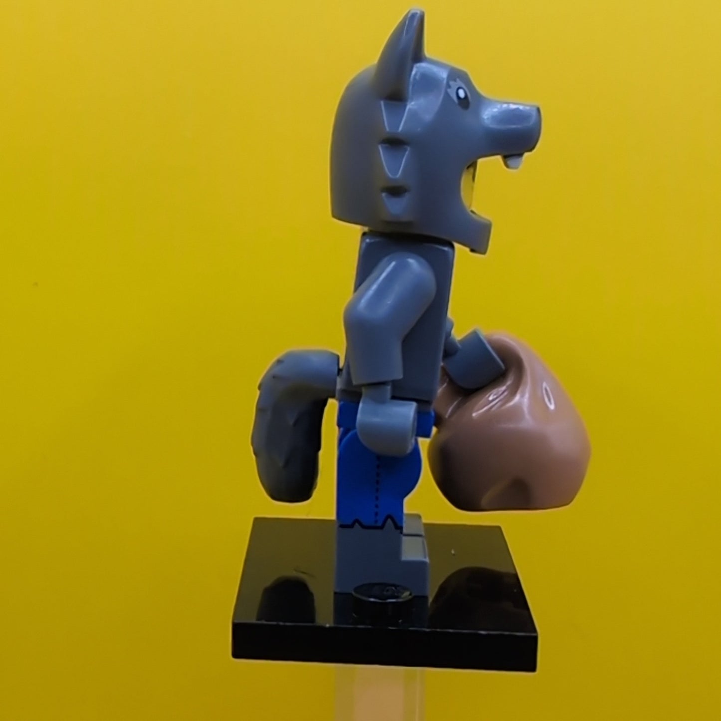 Wolf Costume col23-8 Series 23 (complete Set with Stand and Accessories) CMF Minifigure Lego