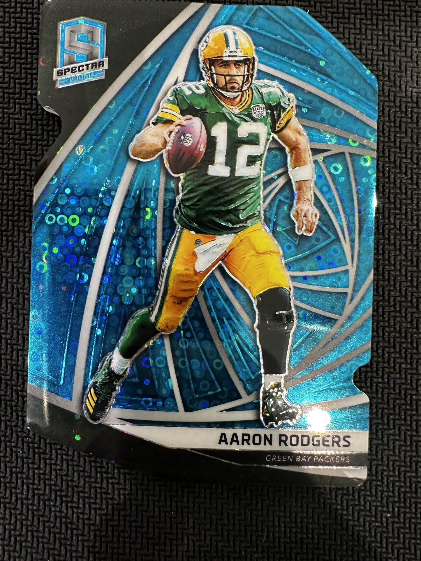 #82 Aaron Rodgers 2019 Panini Spectra /50 Green Bay Packers Neon Blue Die Cut