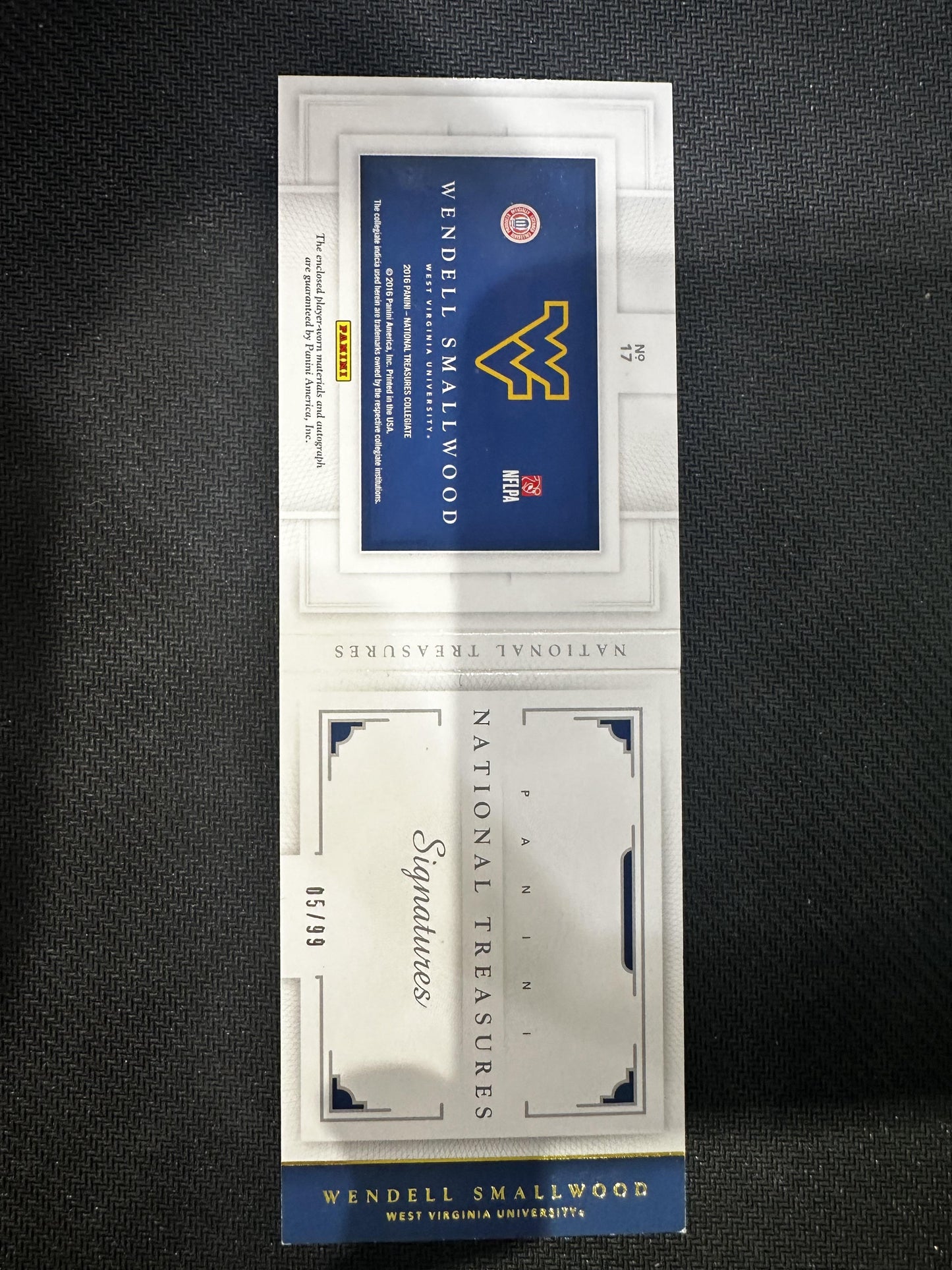 #17 Wendell Smallwood 2016 Panini National Treasures Collegiate Auto /99 Booklet