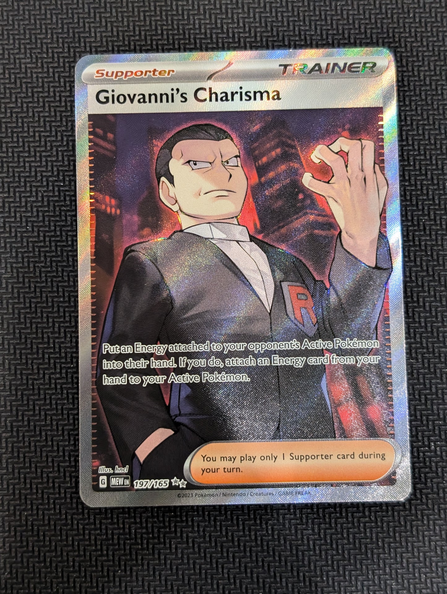 #197/165 Giovanni's Charisma SV: Scarlet & Violet 151