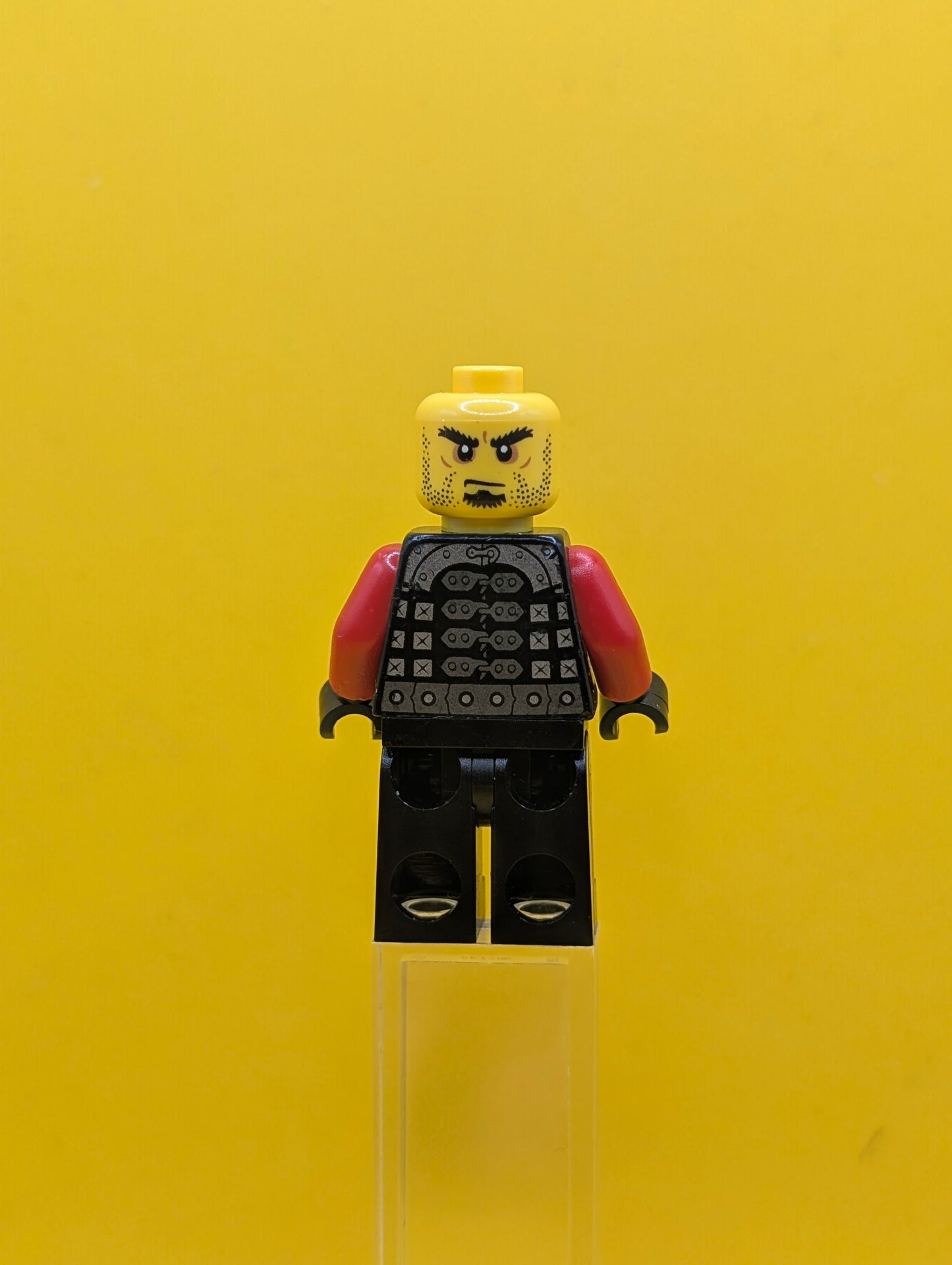 Dragon Knight cas524 Armor with Dragon Head, Helmet Closed, Red Plume, Black Bushy Eyebrows Castle Lego  Minifigure