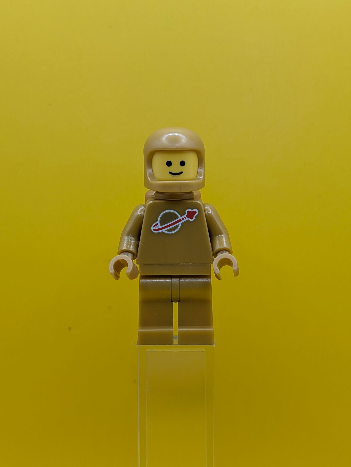 Classic Space idea230 Pearl Gold with Air Tanks and Updated Helmet Idea Lego Minifigure