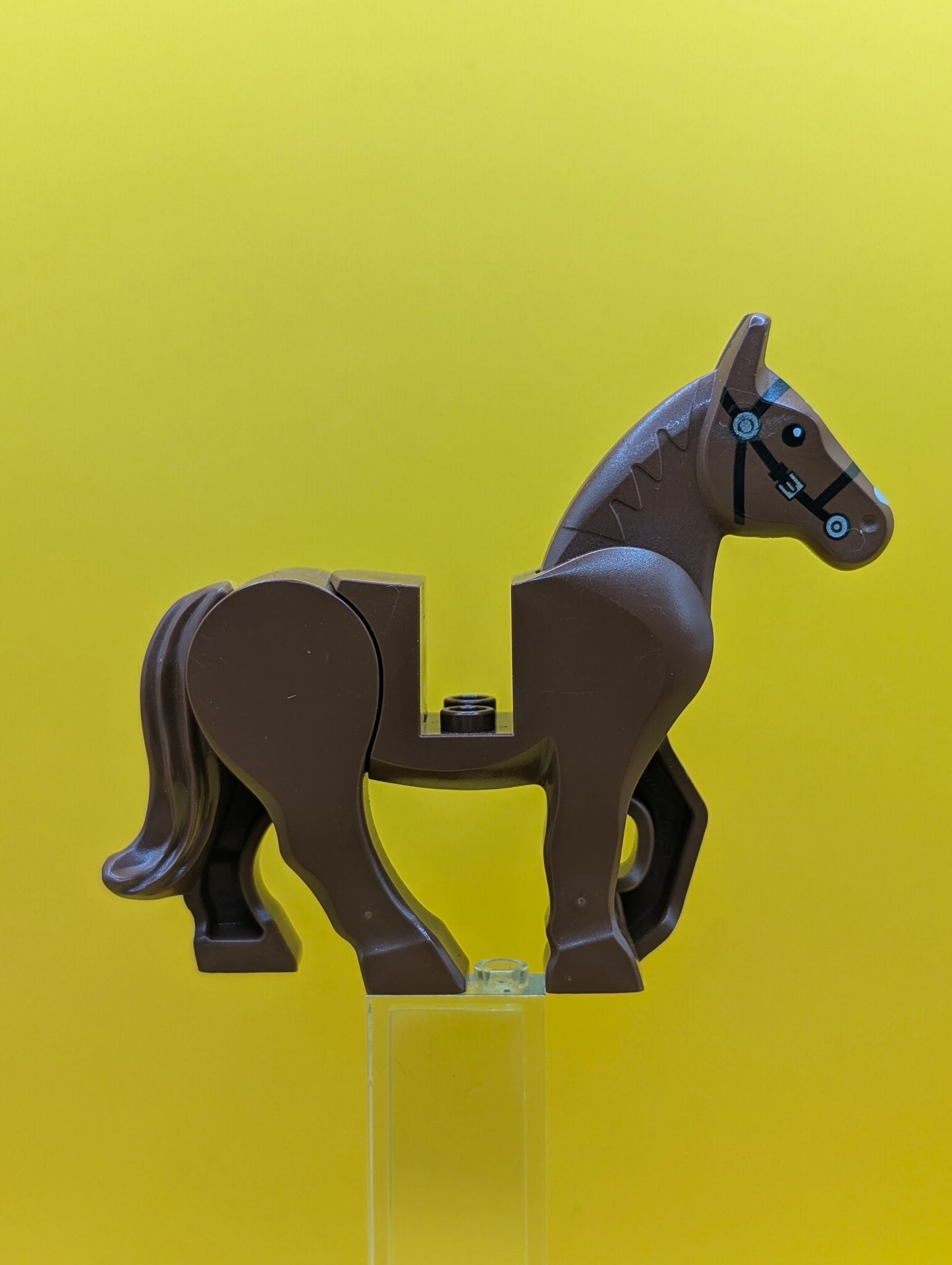 Horse 10352c01pb01 Movable Legs with Black Eyes and Bridle, Long White Blaze Pattern Lego Minifigure