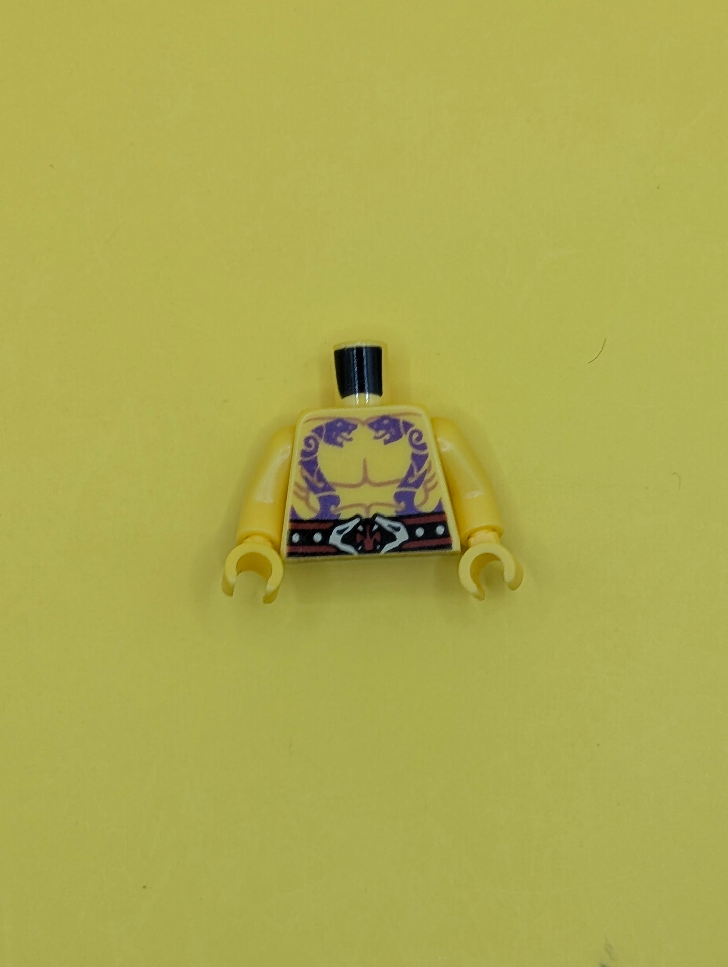 Torso Ninjago Bare Chest Muscles, Dark Purple Snake Tattoos, Belt with Tan Snake Buckle Pattern / Yellow Arms / Yellow Hands 973pb1901c01 Lego