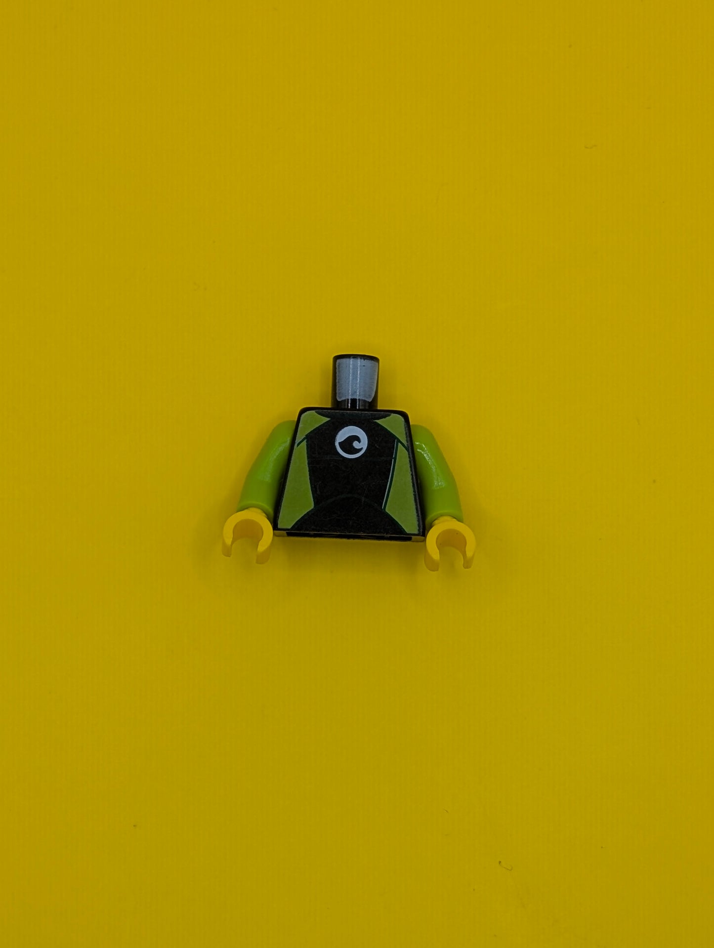 973pb2739c01 Torso Wetsuit with Dark Green Collar, Lime Panels, Wave Logo on White Circle, Silver Zipper with Pull Cord on Back Pattern / Lime Arms / Yellow Hands Lego Part