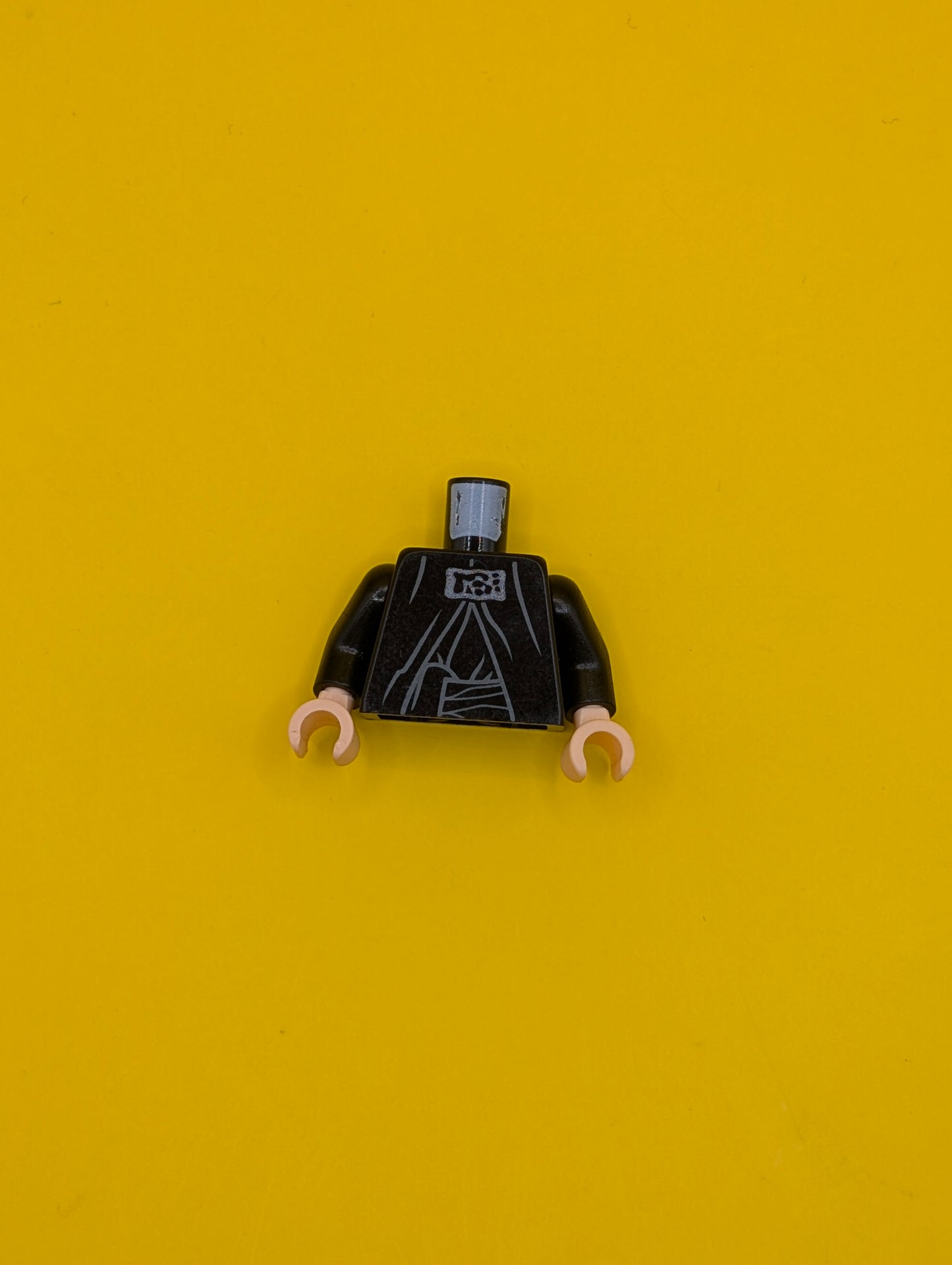 973pb1766c01 Torso SW Sith Robe with Silver Neck Adornment, Belt Tied on Right Pattern (Palpatine) / Black Arms / Tan Hands Lego Part
