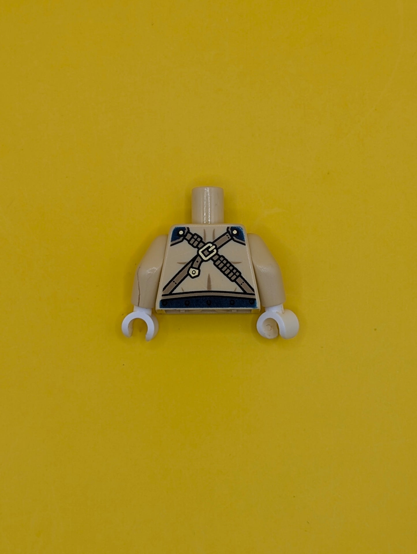 Torso Chima Bare Chest with Body Lines, Gold Crossing Straps and Blue Round Jewel (Chi) Pattern / Tan Arms / White Hands 973pb1834c01 Lego