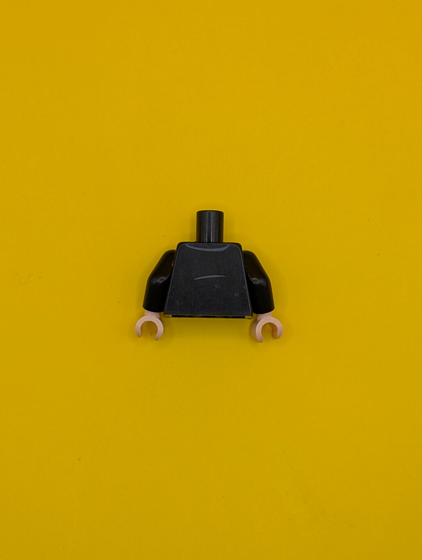 Torso Suit Jacket with 2 Buttons, Pockets, Tie, White Shirt and Pocket Square Pattern / Black Arms / Light Nougat Hands 973pb2251c01 Lego