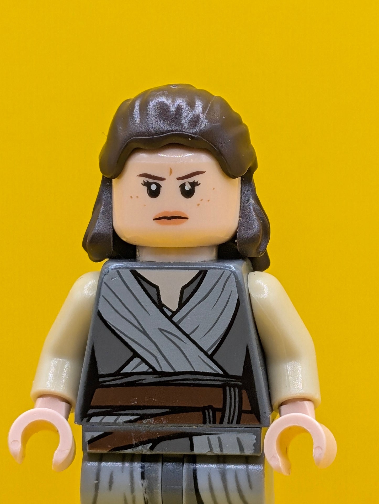 Rey sw0866 Light Bluish Gray Tied Robe Minifigure Lego