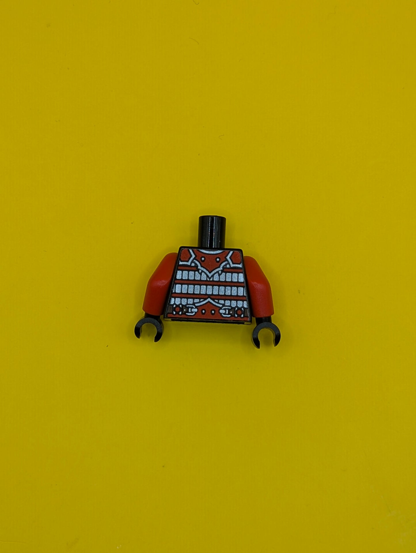 973pb1372c01 Torso Ninjago Red Armor and Silver Belt with Lime Swirl Medallion Pattern / Red Arms / Black Hands Lego Part