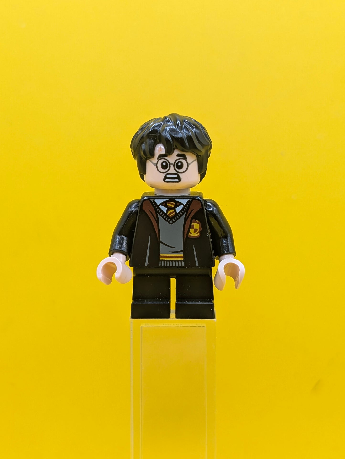 Harry Potter hp314 Gryffindor Robe Open, Black Short Legs, Grin / Scared Head Harry Potter Lego Minifigure