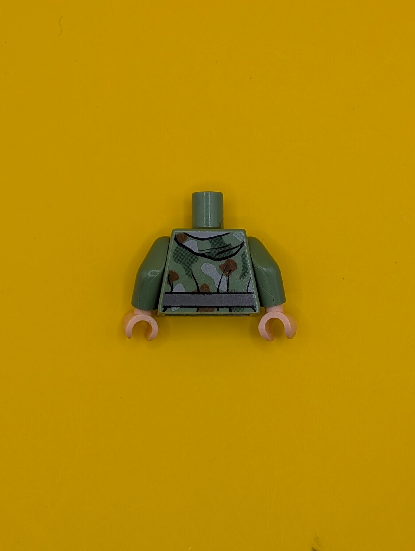 Torso SW Camouflage Pattern Weapon Belt / Sand Green Arms / Light Nougat Hands 973pb0581c01 Lego