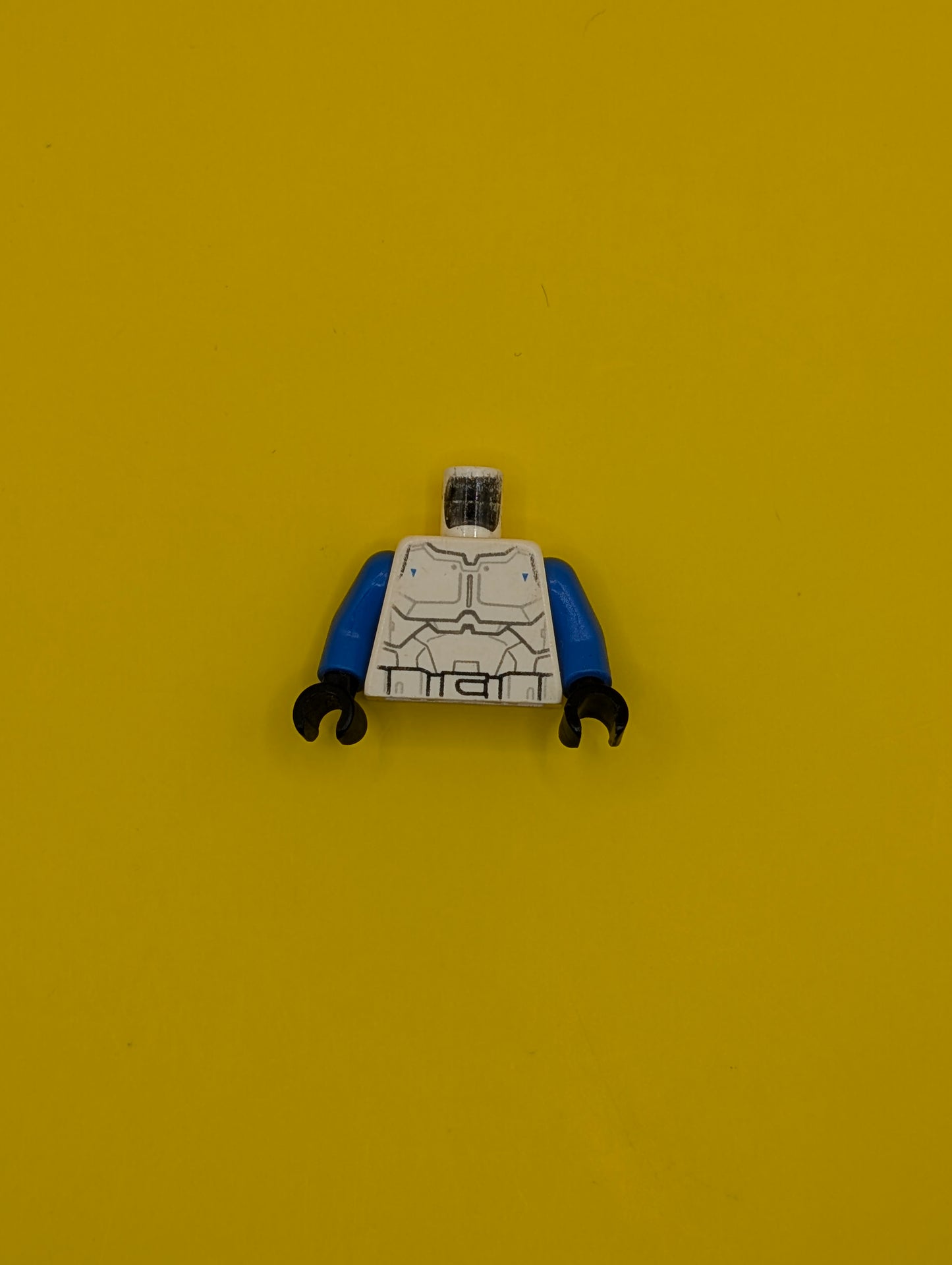 973pb1467c01 Torso SW Armor Special Forces Commander with Small Blue Triangles Pattern / Blue Arms / Black Hands Lego Part