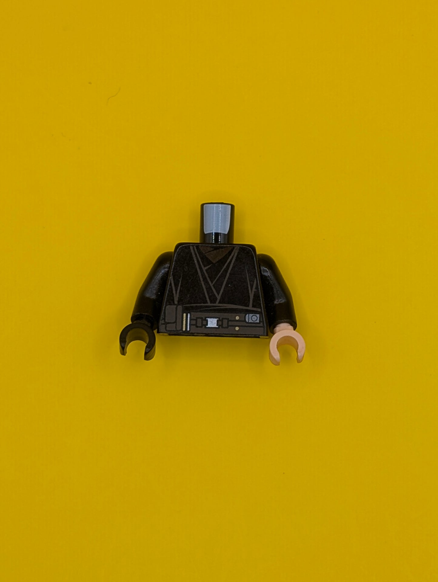 Torso SW Jedi Robe, Dark Brown Belt with Pouches, Silver Buckle, Reddish Brown Shirt Pattern / Black Arms / Light Nougat Hand Left / Black Hand Right 973pb1058c01 Lego