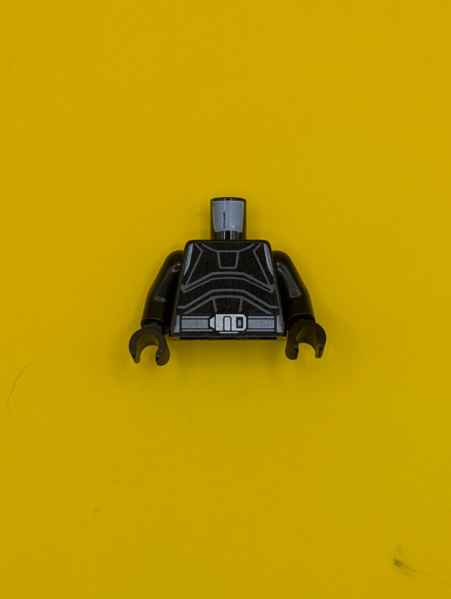 Torso SW Armor with Light Bluish Gray Outlines, Dark Bluish Gray Belt, Silver Buckle, and Backpack with Red Lights Pattern / Black Arms / Black Hands 973pb4784c01 Lego