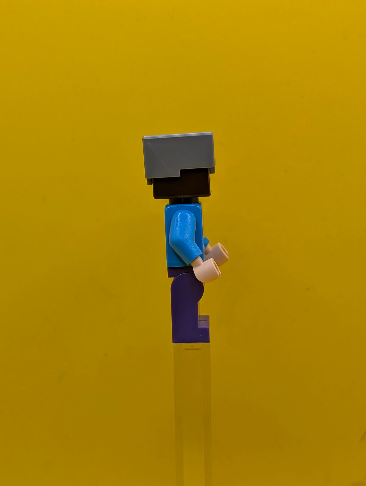 Steve min016 (Light Nougat) - Dark Purple Legs, Flat Silver Helmet Minecraft Lego Minifigure