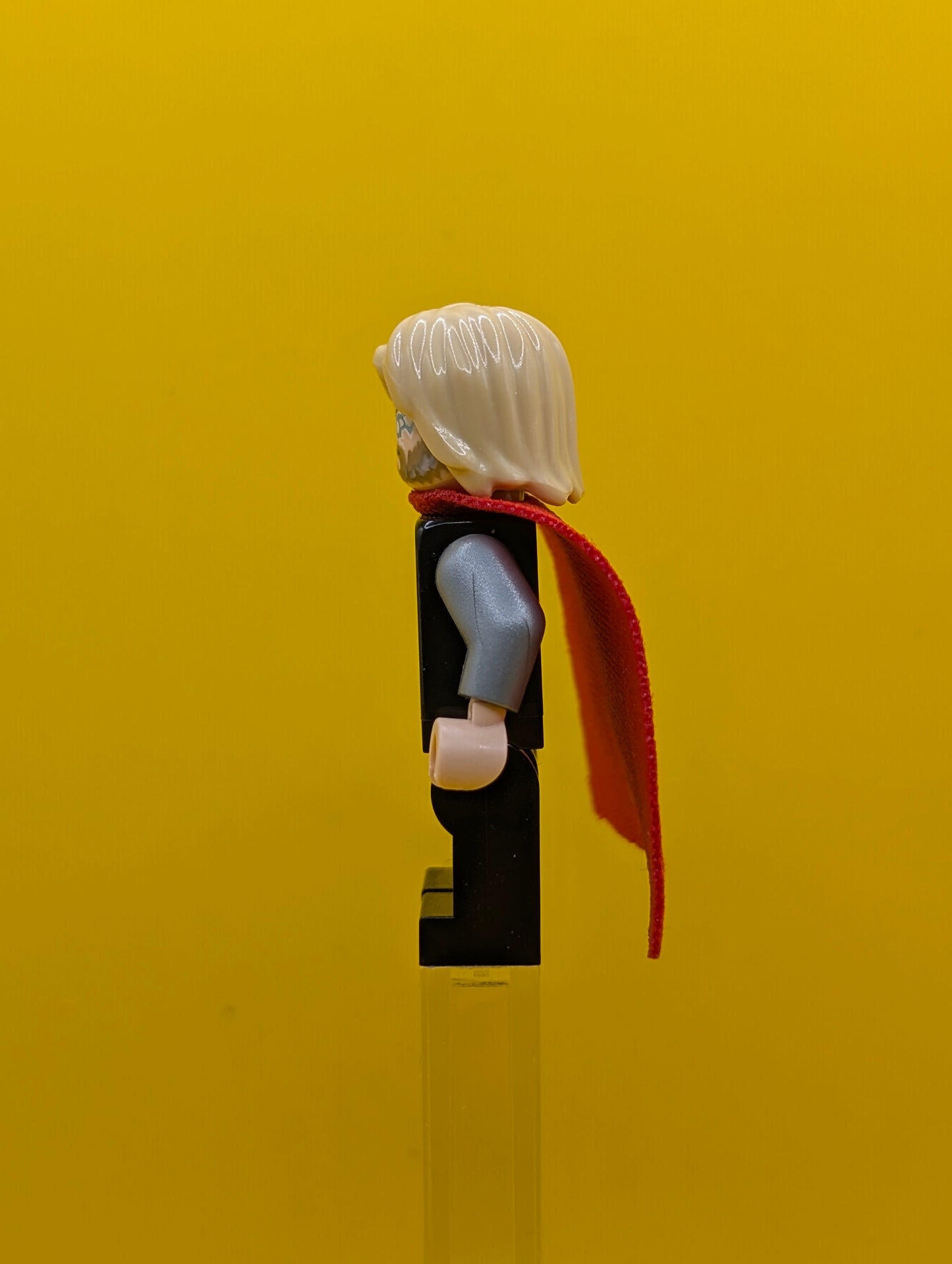 Thor sh0915 Spongy Cape with Single Hole, Black Legs, Bushy Hair Marvel Lego Minifigure
