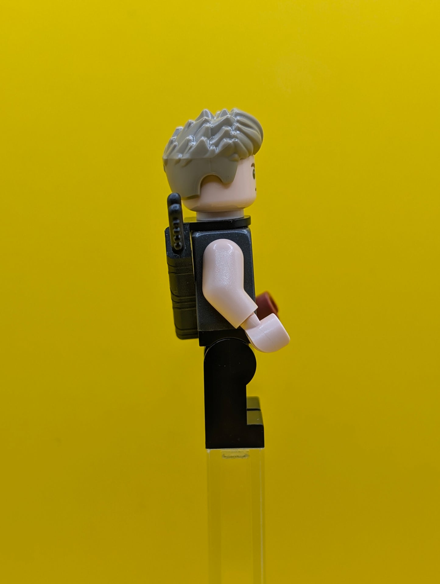 Hawkeye sh0925 Black and Dark Red Suit, Dark Tan Hair, Quiver, Silver Zipper Marvel Lego Minifigure