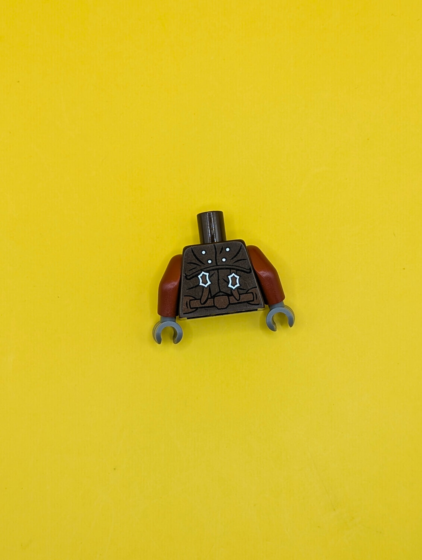 Torso LotR Leather Armor with Buckle Pattern (Uruk-hai) / Dark Red Arms / Dark Bluish Gray Hands 973pb1130c01 Lego