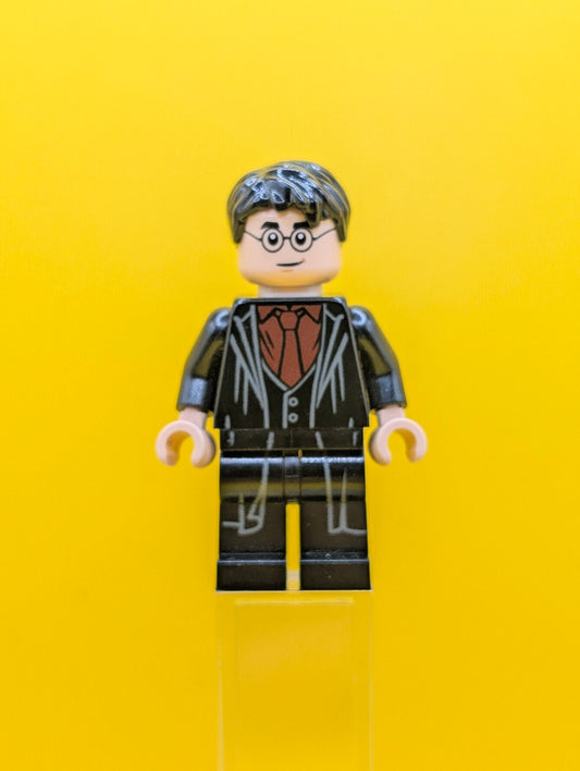 Harry Potter hp232 Dark Red Shirt and Tie, Black Robe Harry Potter Lego Minifigure