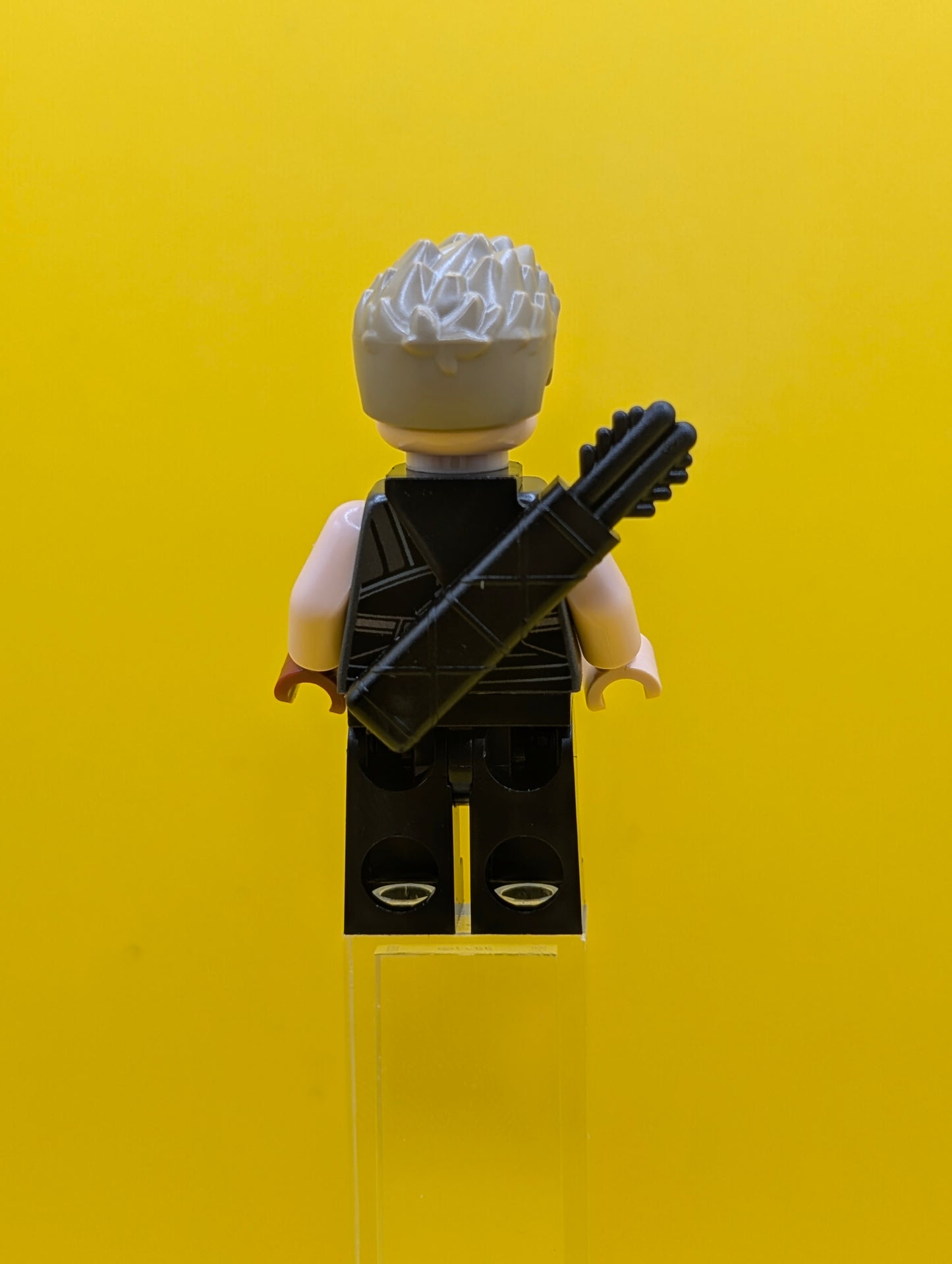 Hawkeye sh0925 Black and Dark Red Suit, Dark Tan Hair, Quiver, Silver Zipper Marvel Lego Minifigure
