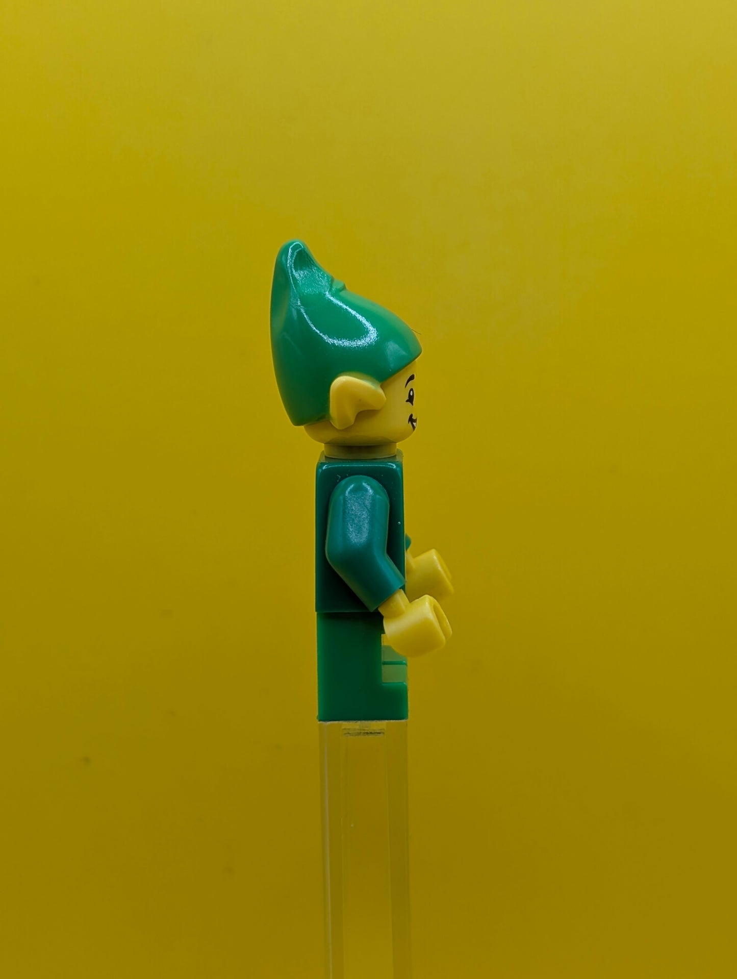 Holiday Elf col169 Series 11 (Minifigure Only without Stand and Accessories) Cmf Lego Minifigure