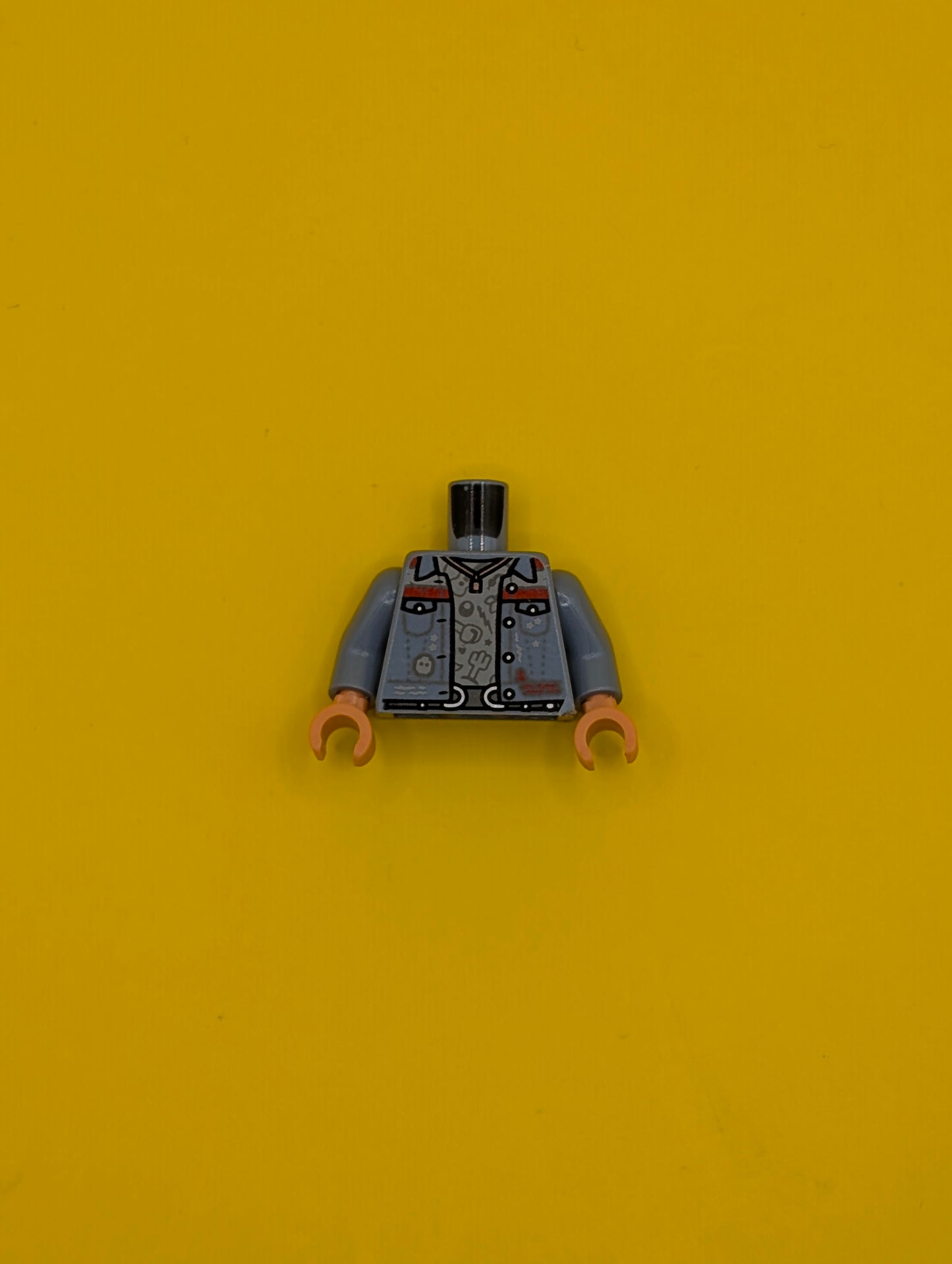 973pb4655c01 Torso Jacket with Pockets, Red Trim and Star over Light Bluish Gray Shirt, Belt with Silver Buckles Pattern / Sand Blue Arms / Nougat Hands Lego Part