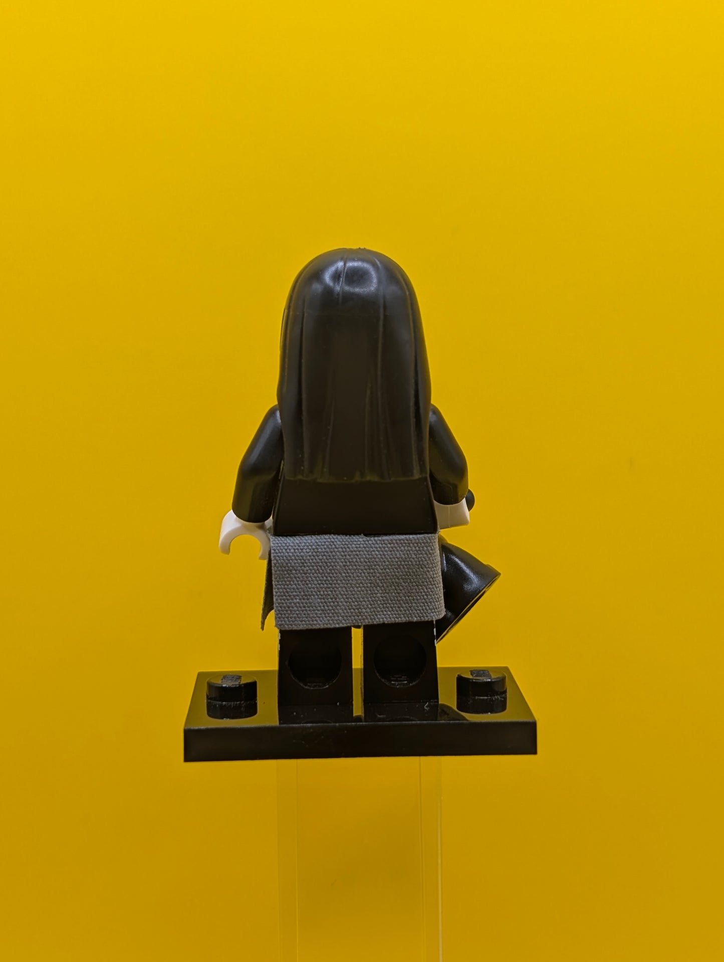 Spooky Girl col12-16 Series 12 (Complete Set with Stand and Accessories) Cmf Lego Minifigure
