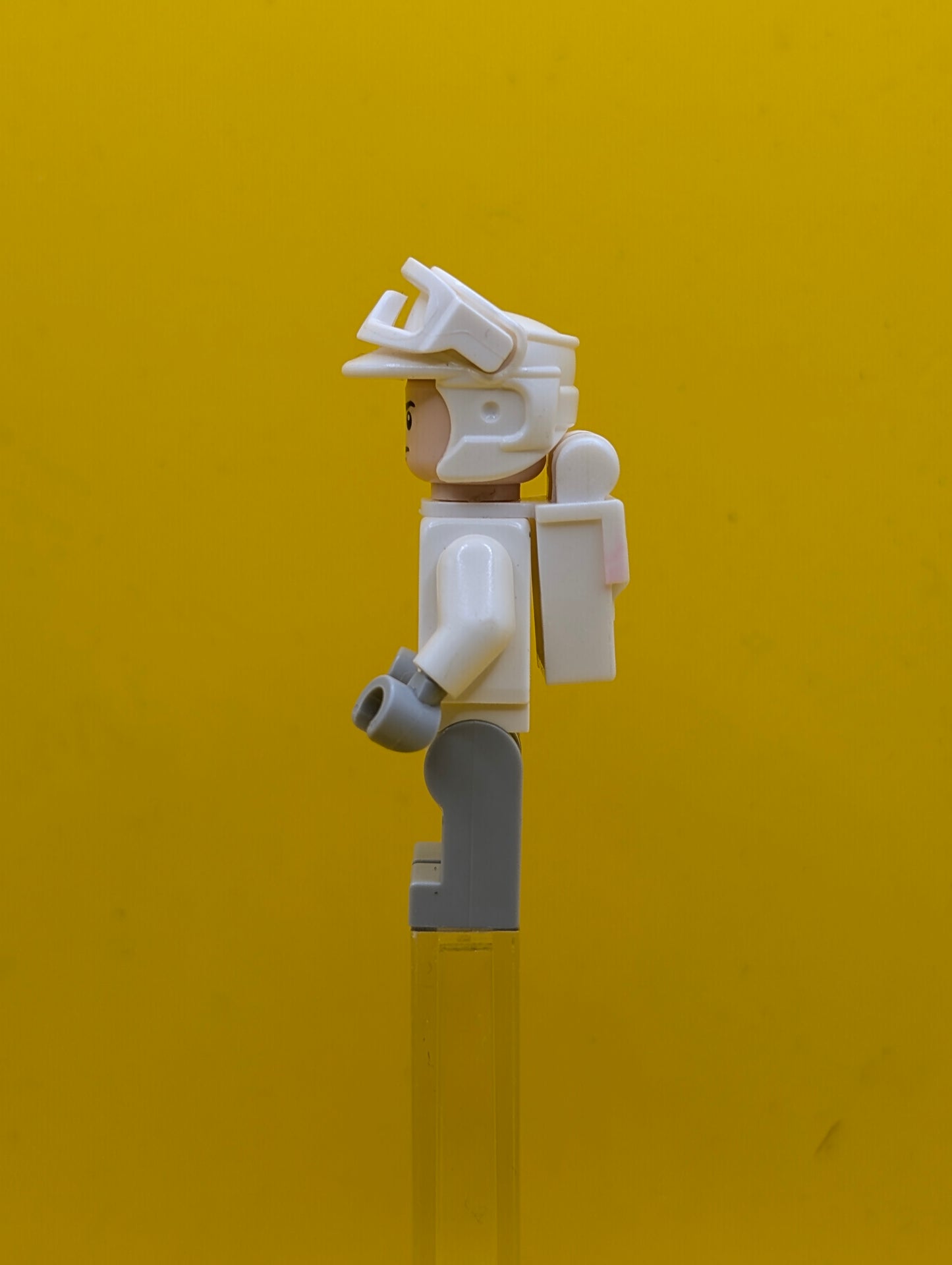Hoth Rebel Trooper sw0708 White Uniform (Frown) Star Wars Lego Minifigure