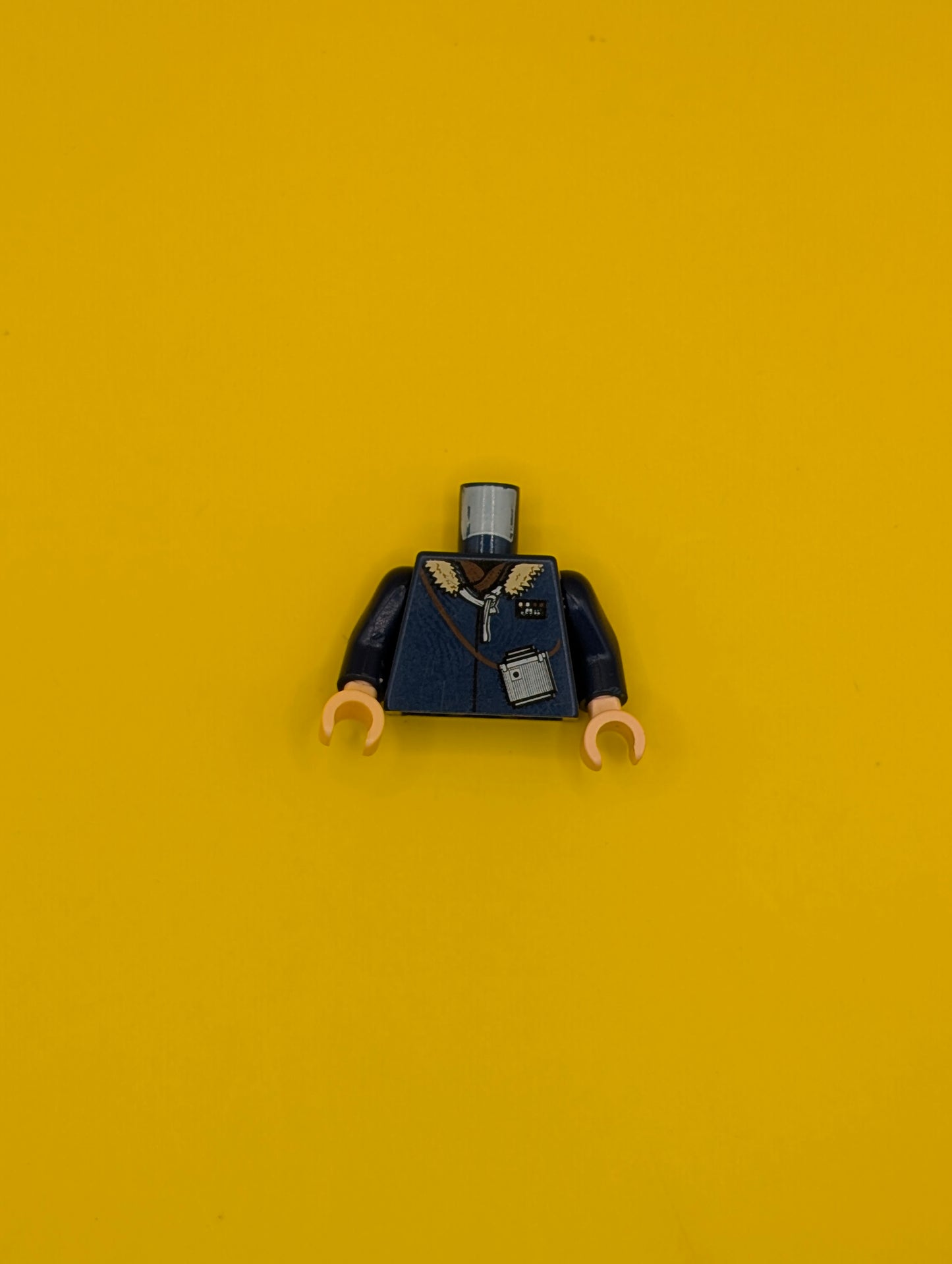 Torso SW Jacket with Collar and Monocular Pattern (Han Solo) / Dark Blue Arms / Light Nougat Hands 973pb0305c02 Lego