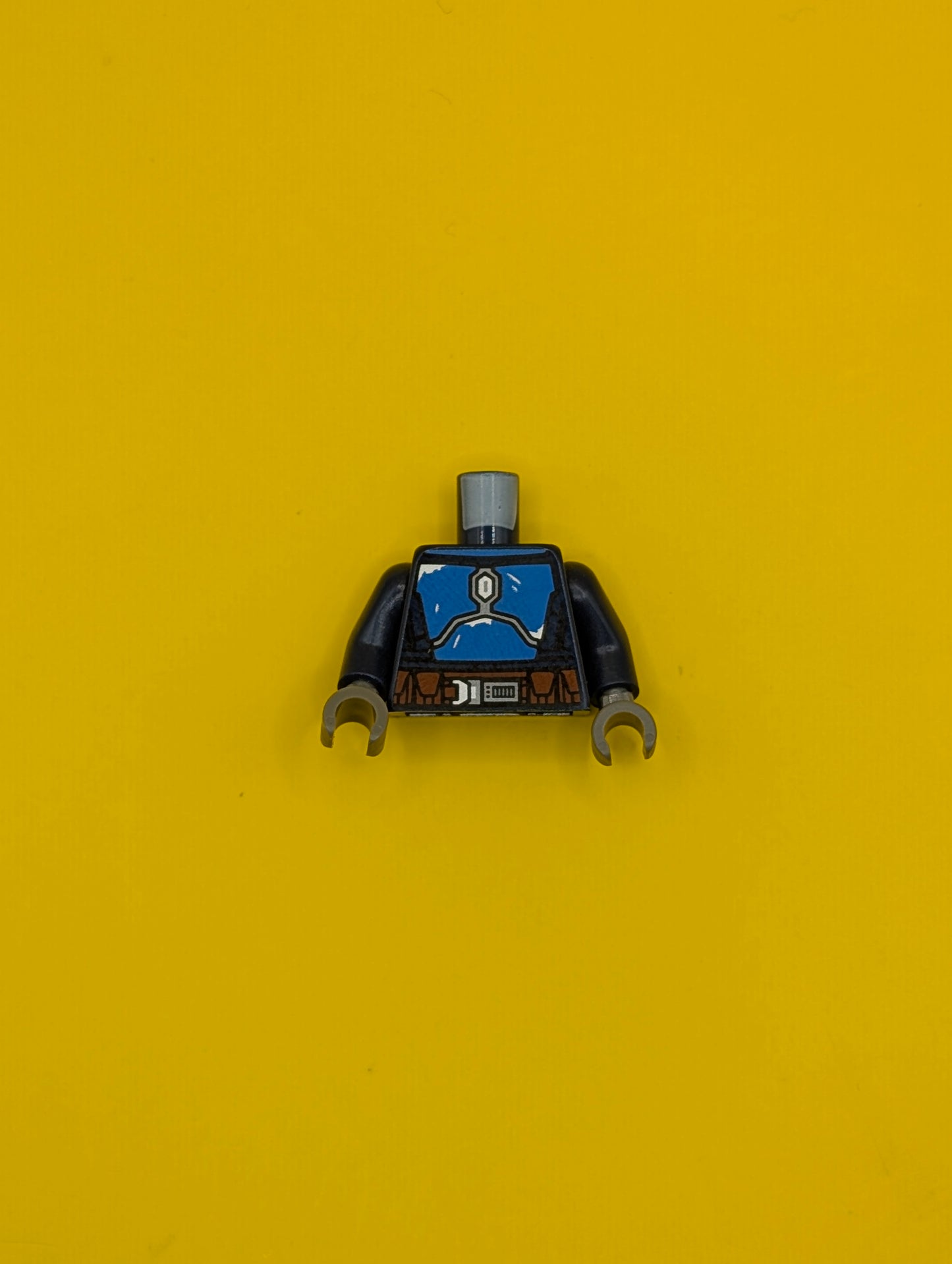 973pb5680c01 Torso SW Mandalorian Blue Beskar Armor, Reddish Brown Belt with Pouches and Dark Silver Buckle Pattern / Dark Blue Arms / Dark Bluish Gray Hands Lego Part