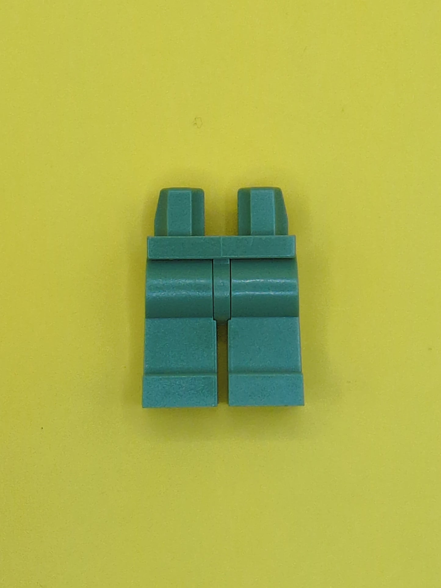 970c00 Hips and Legs Plain Lego Part