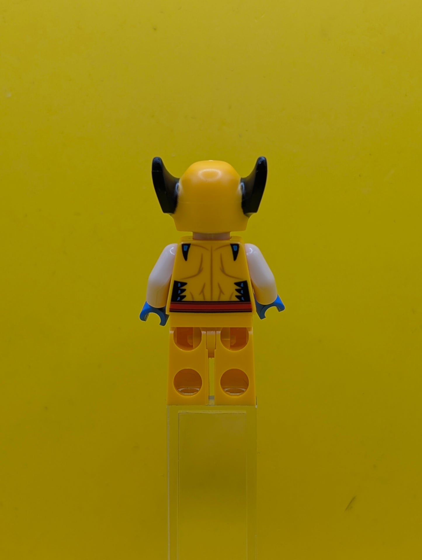 Wolverine sh0805 Bright Light Orange and Black Mask, Blue Hands Marvel Lego Minifigure