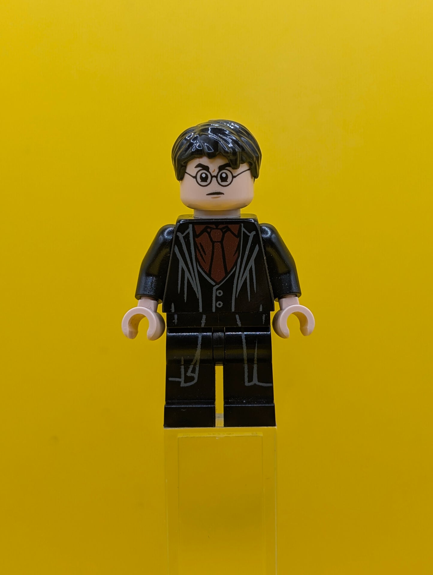 Harry Potter hp232 Dark Red Shirt and Tie, Black Robe Harry Potter Lego Minifigure