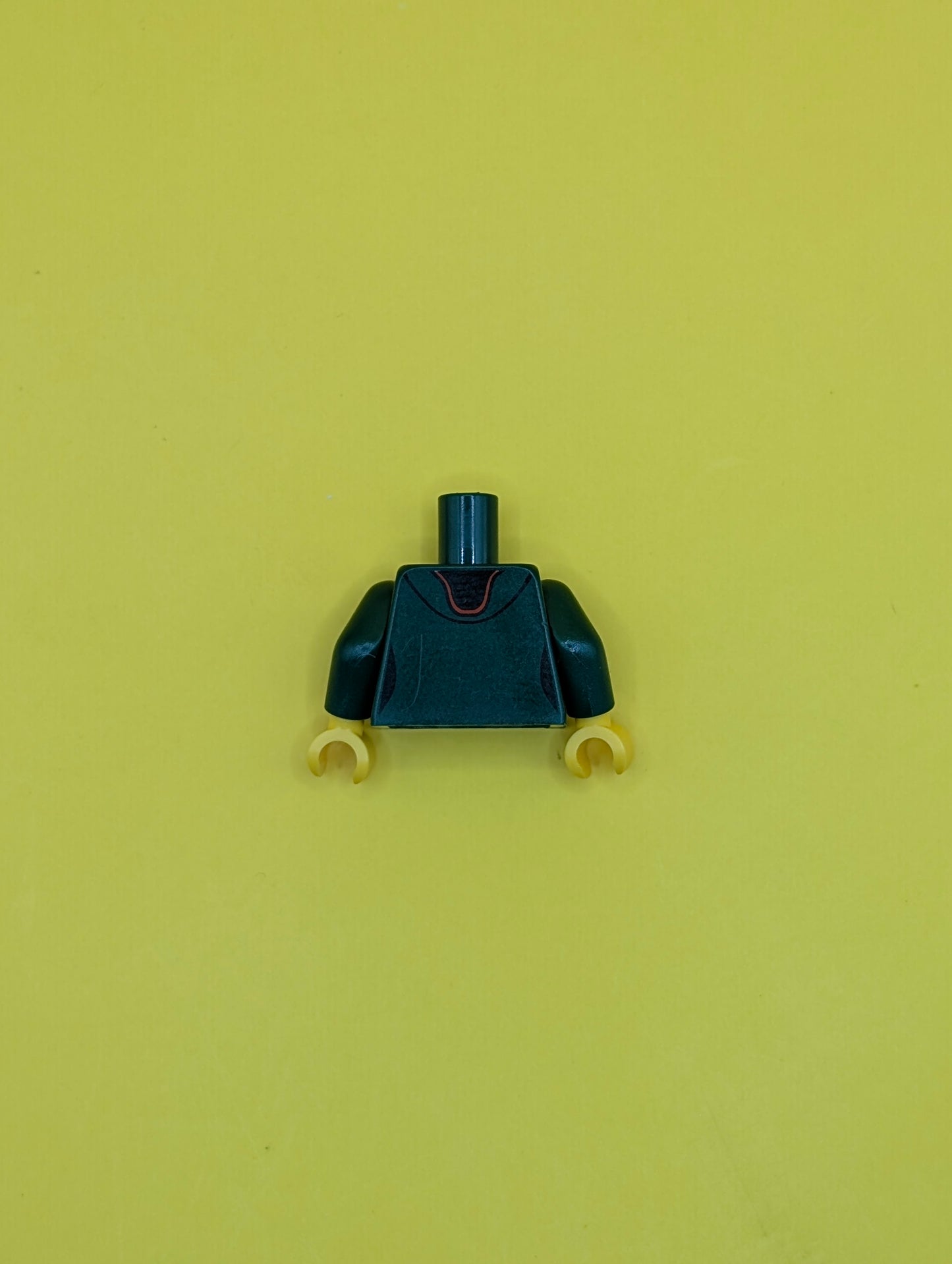 Torso Ninjago Female Robe over Bright Green Tunic with Sash and Black and Gold Trim Pattern / Dark Green Arms / Yellow Hands 973pb3024c01 Lego
