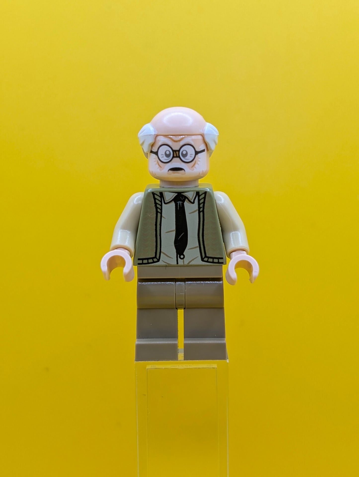 Ernie Prang hp193 Olive Green Vest Knit, Half Bald, Dark Tan Legs Harry Potter Lego Minifigure