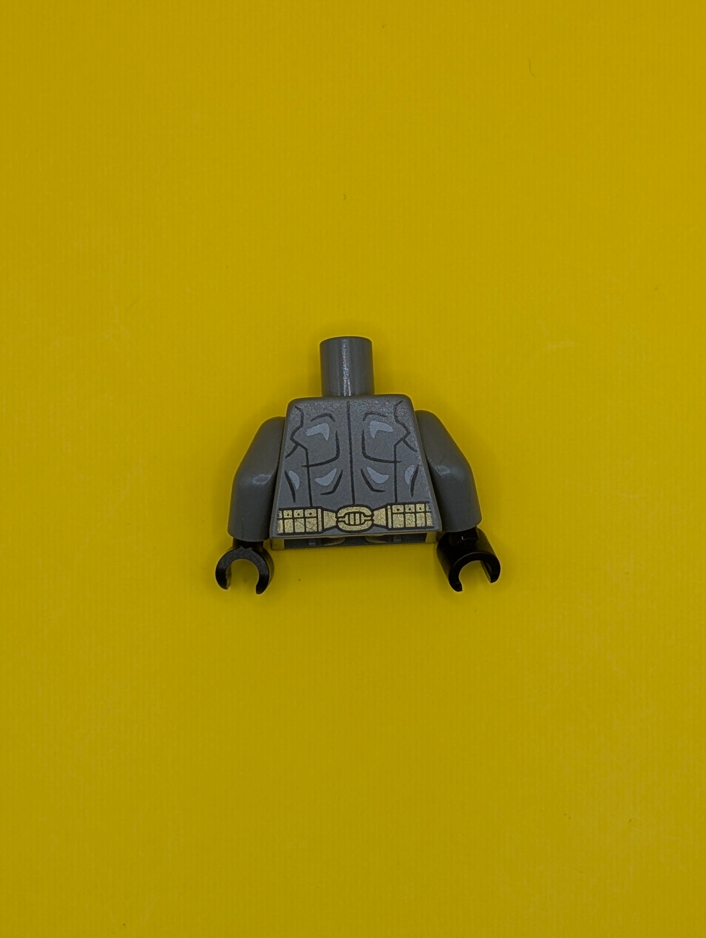 Torso Batman Logo with Muscles, Light Bluish Gray Shadow and Gold Belt Pattern / Dark Bluish Gray Arms / Black Hands 973pb1839c01 Lego