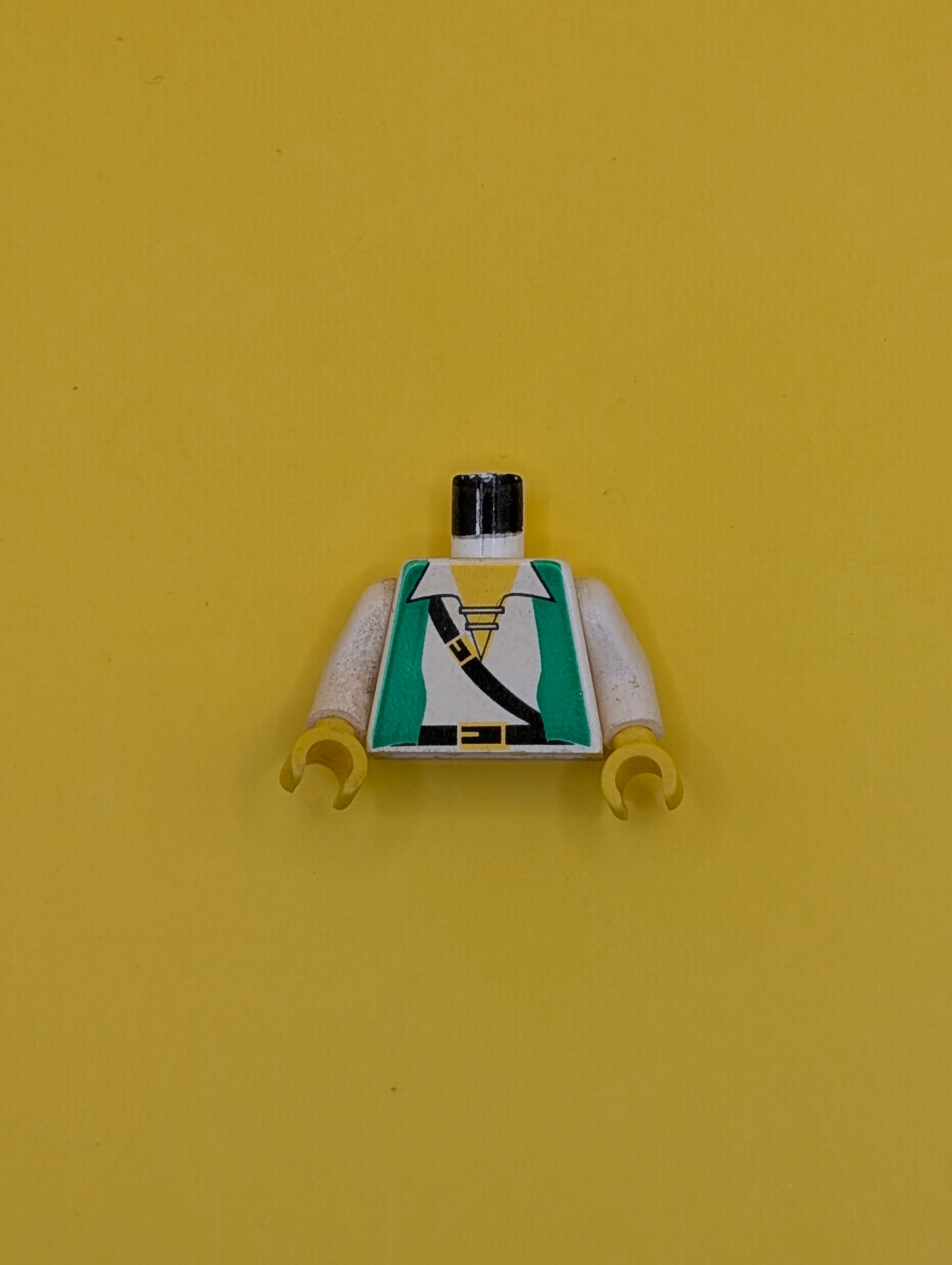 Torso Pirate Green Vest Open over Shirt with Laces, Black Belts with Buckles, Yellow Neck Pattern / White Arms / Yellow Hands 973p3cc01 Lego