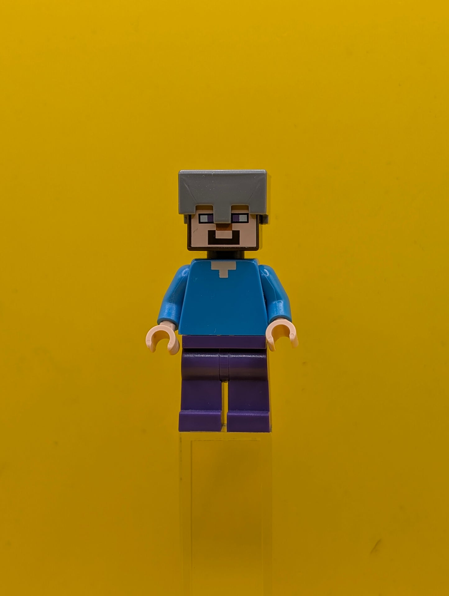 Steve min016 (Light Nougat) - Dark Purple Legs, Flat Silver Helmet Minecraft Lego Minifigure