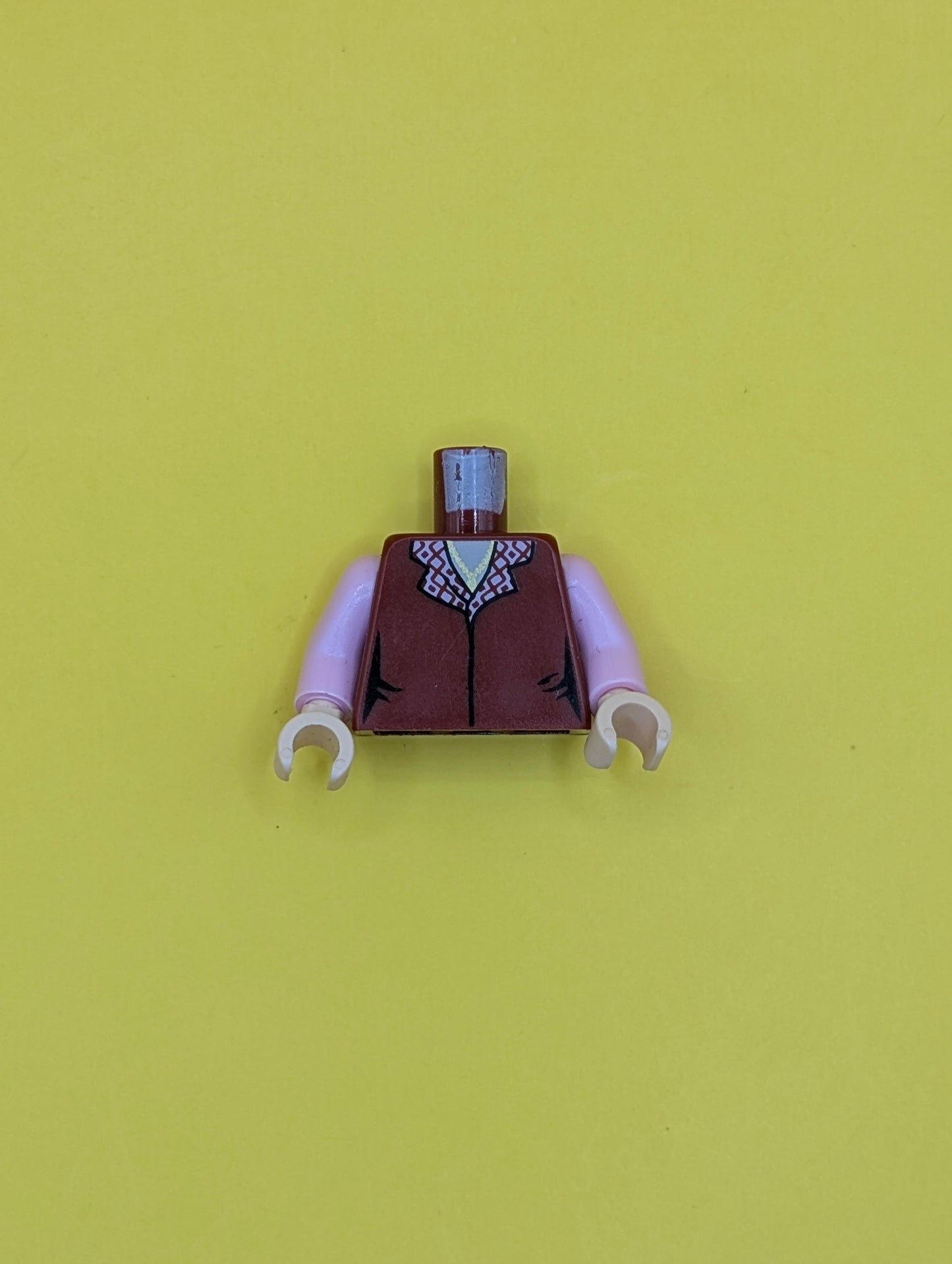 Torso Female Vest Closed with Bright Pink Collar with Diamonds, Gold Pendant Necklace, Light Nougat Neck Pattern / Bright Pink Arms / Light Nougat Hands 973pb3221c01 Lego