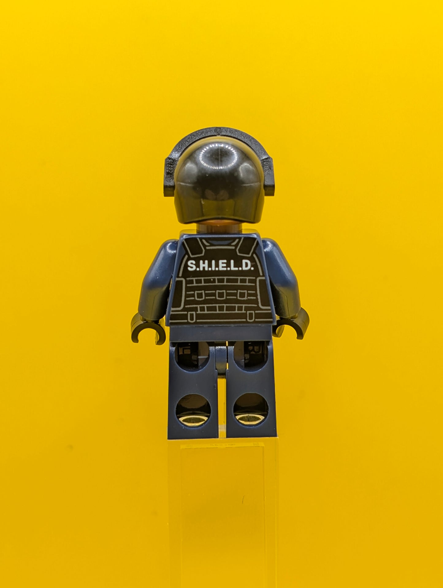 SHIELD Agent sh0918 Male, Tactical Vest, Black Goggles, Reddish Brown Head Marvel Lego Minifigure