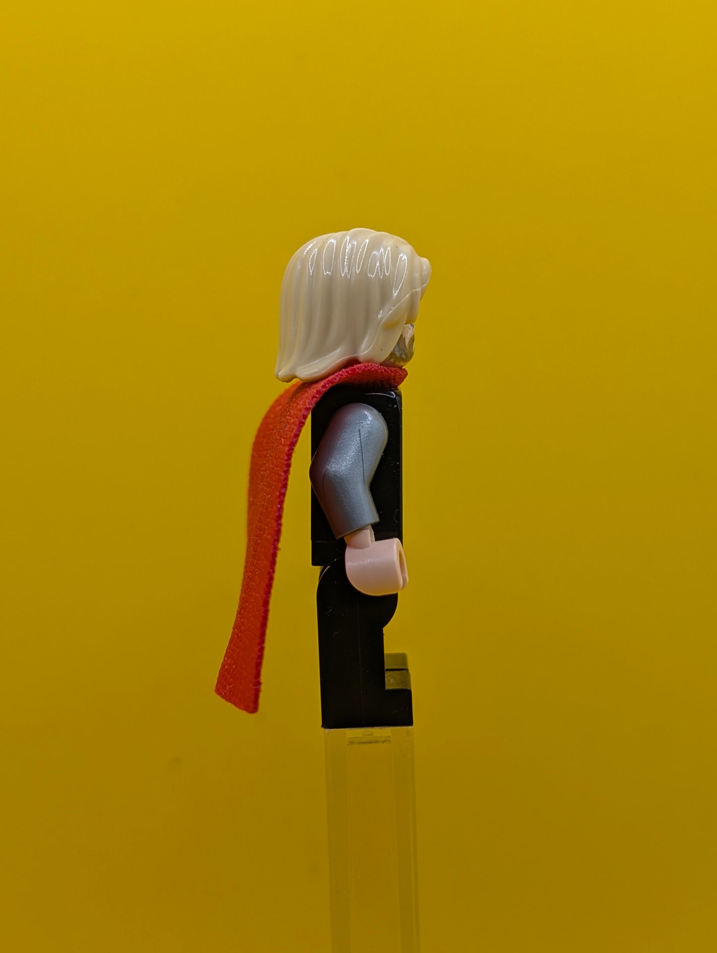 Thor sh0915 Spongy Cape with Single Hole, Black Legs, Bushy Hair Marvel Lego Minifigure