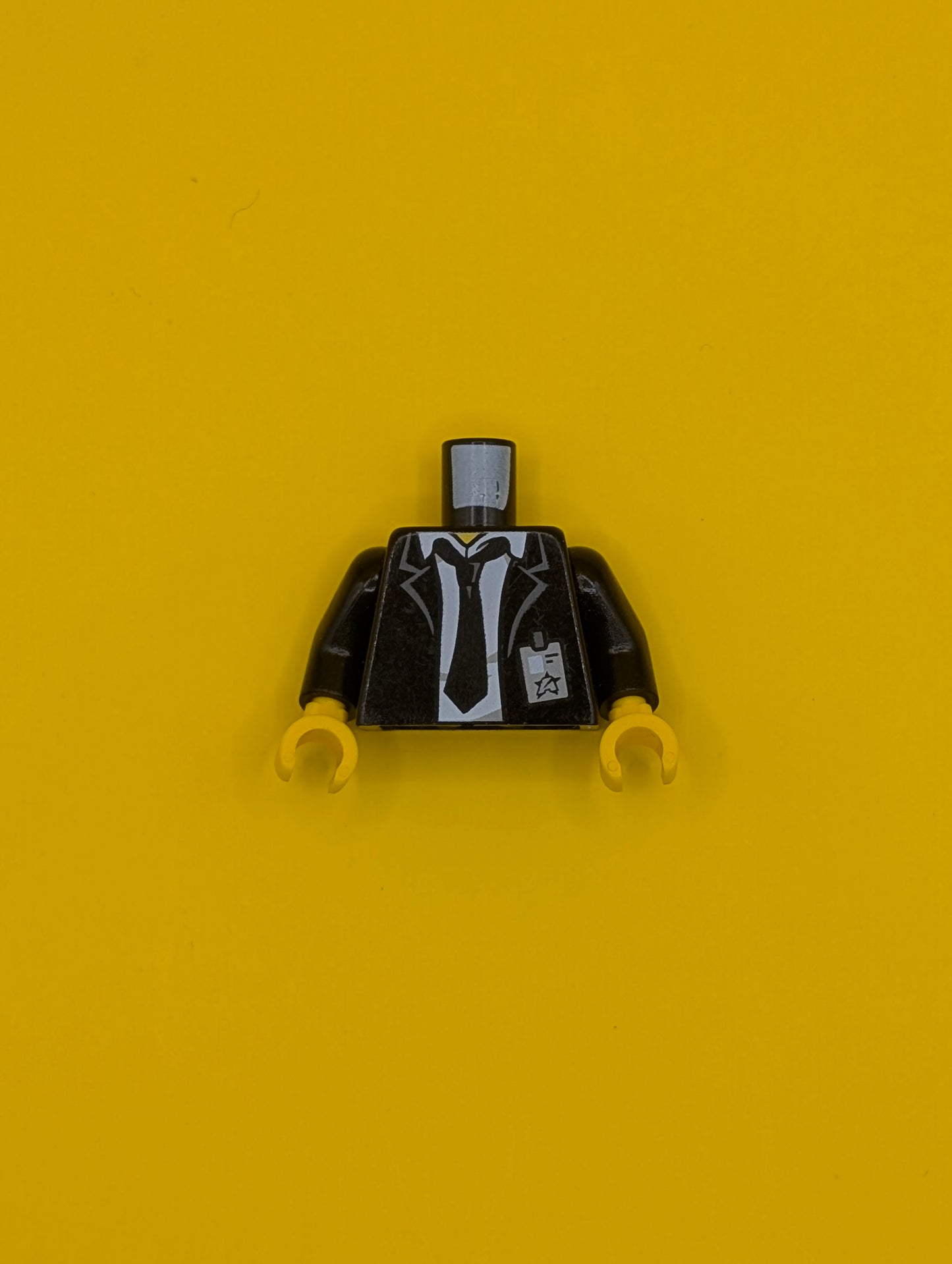 Torso Suit Jacket with White Shirt and Tie Rumpled, Ultra Agents ID Badge Pattern / Black Arms / Yellow Hands 973pb2012c01