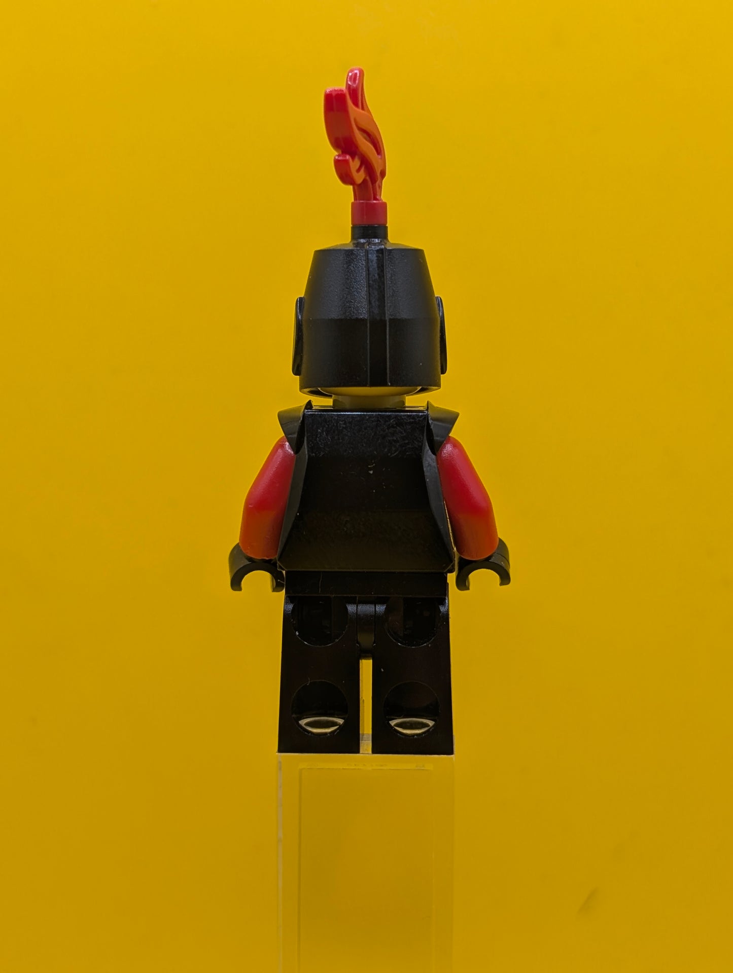 Dragon Knight cas524 Armor with Dragon Head, Helmet Closed, Red Plume, Black Bushy Eyebrows Castle Lego  Minifigure