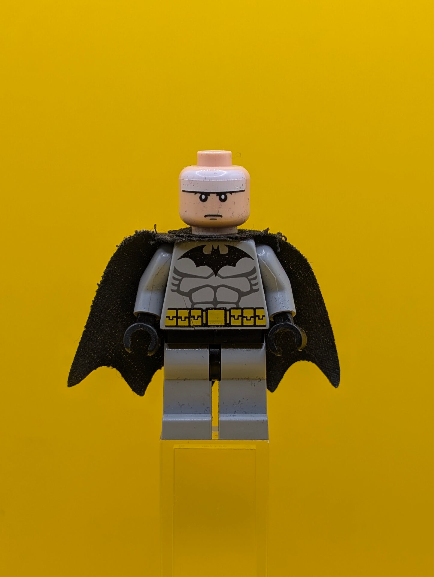 Batman bat001 Light Bluish Gray Suit, Black Mask Dc Lego Minifigure