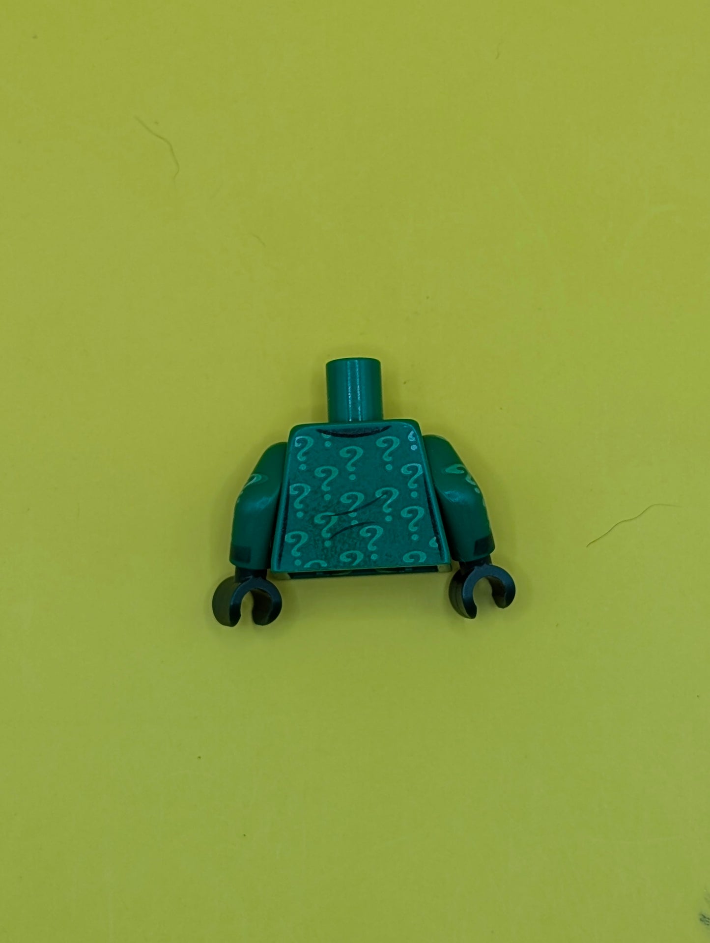 Torso Suit with Pockets, Tie, Shirt and Bright Green Question Marks Pattern / Green Arms with Bright Green Question Marks Pattern / Dark Green Hands 973pb2592c01 Lego