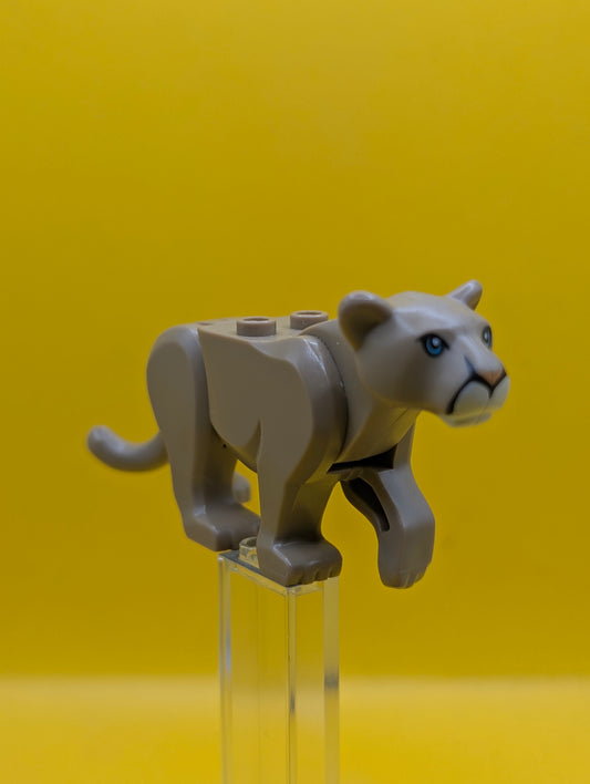 Mountain Lion bb0787c01pb04 with White Muzzle, Medium Azure Eyes and Nougat Nose Pattern Lego Minifigure