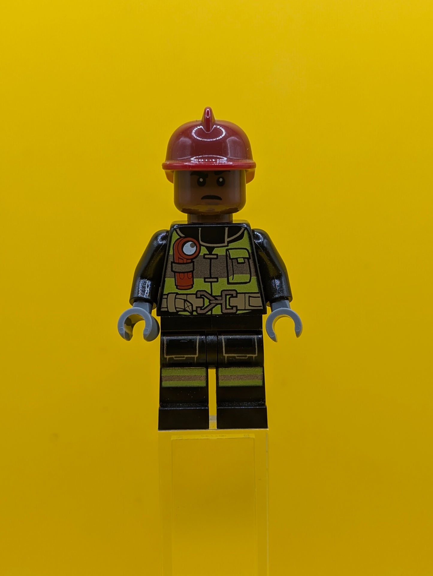 Firefighter sh0579 Dark Red Fire Helmet, Reddish Brown Head, Reflective Stripes Marvel Lego Minifigure
